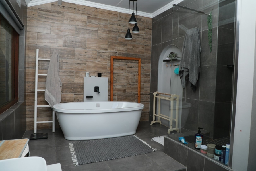 4 Bedroom Property for Sale in Harrismith Rural Free State